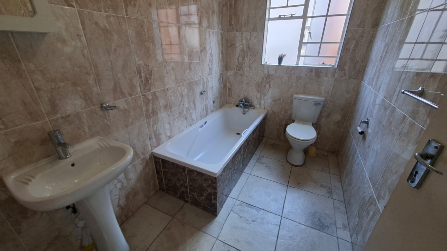 To Let 3 Bedroom Property for Rent in Waterval East North West